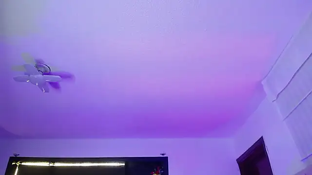 Snapshot of _Charlotte_Collins_ chatting on 04.12.26 Charlotte Collins online show from 04.12.26