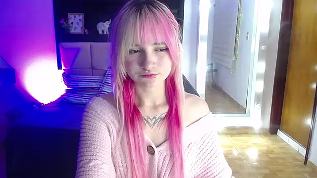 Snapshot of _Charlotte_Collins_ chatting on 06.19.26 Charlotte Collins online show from 06.19.26