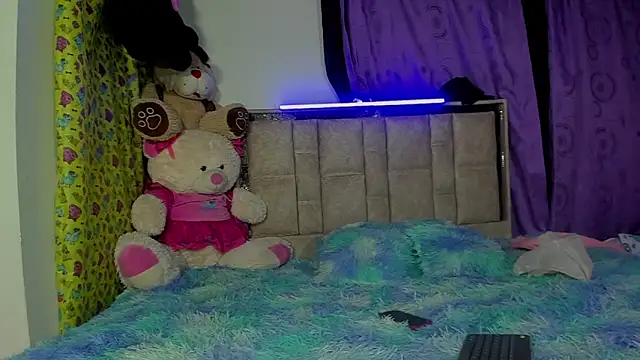 sophiaydaphne online show from 04.08.26