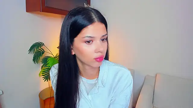 JoCauterucci online show from 10.08.25