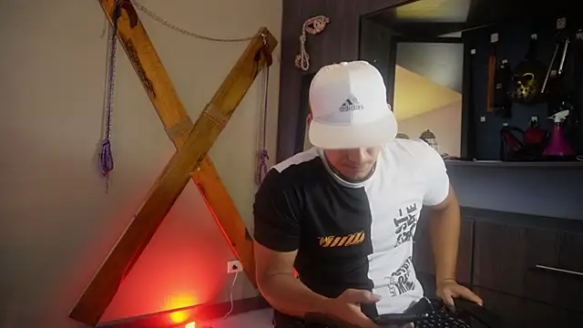 Snapshot of massimo_vidal_ chatting on 09.15.25 massimo vidal online show from 09.15.25