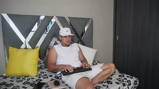 Snapshot of massimo_vidal_ chatting on 09.25.25 massimo vidal online show from 09.25.25