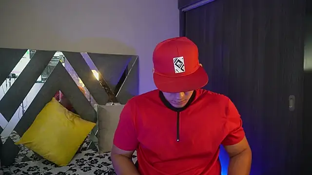 Snapshot of massimo_vidal_ chatting on 09.28.25 massimo vidal online show from 09.28.25