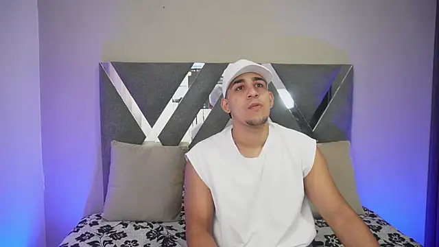 Snapshot of massimo_vidal_ chatting on 10.01.25 massimo vidal online show from 10.01.25