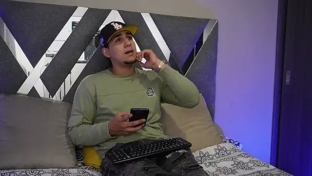 Snapshot of massimo_vidal_ chatting on 10.15.25 massimo vidal online show from 10.15.25