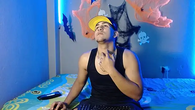 Snapshot of massimo_vidal_ chatting on 10.25.25 massimo vidal online show from 10.25.25