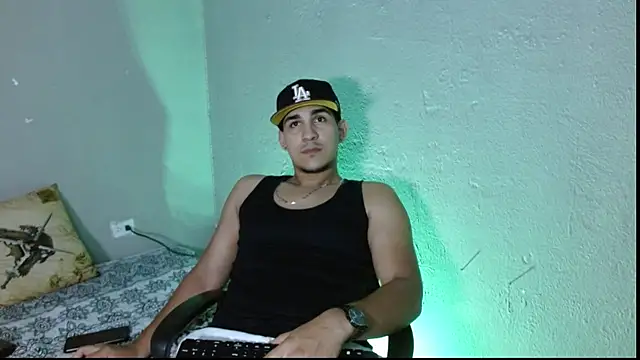 Snapshot of massimo_vidal_ chatting on 11.13.25 massimo vidal online show from 11.13.25