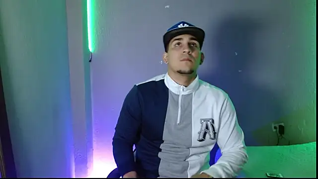 Snapshot of massimo_vidal_ chatting on 11.30.25 massimo vidal online show from 11.30.25