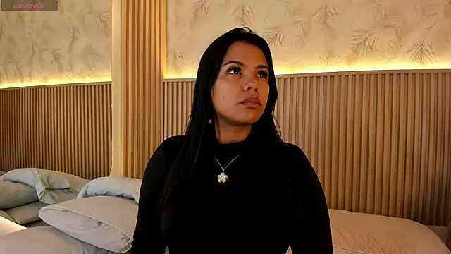 Snapshot of Liss-Reyes chatting on 05.30.26 Liss-Reyes online show from 05.30.26