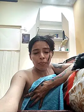 SaraBust online show from 09.23.25