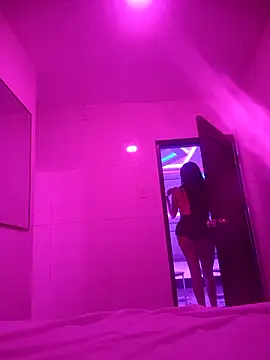 SaraBust online show from 11.21.25