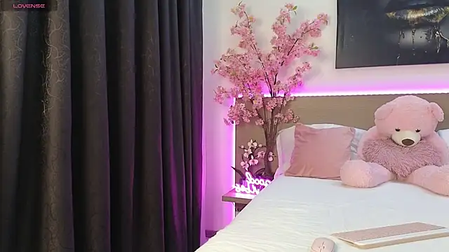 anexblondie online show from 10.16.25