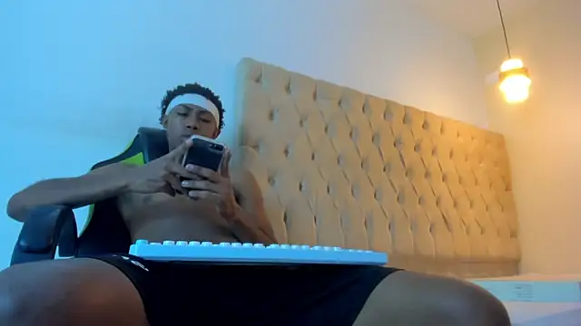 Jax Maliq online show from 12.02.25