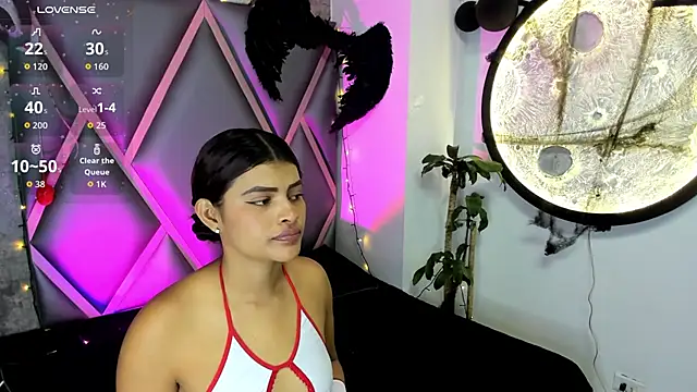 Snapshot of Miaa_Rosse chatting on 10.29.25 Miaa Rosse online show from 10.29.25