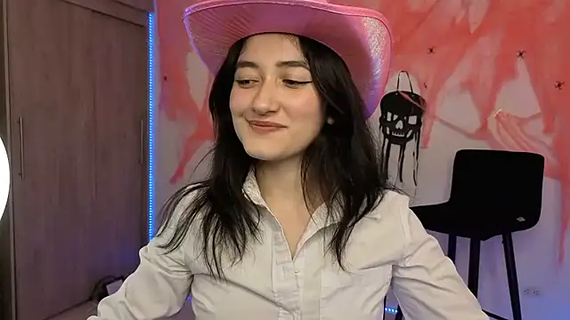 Snapshot of AlessandraLB chatting on 10.15.25 AlessandraLB online show from 10.15.25