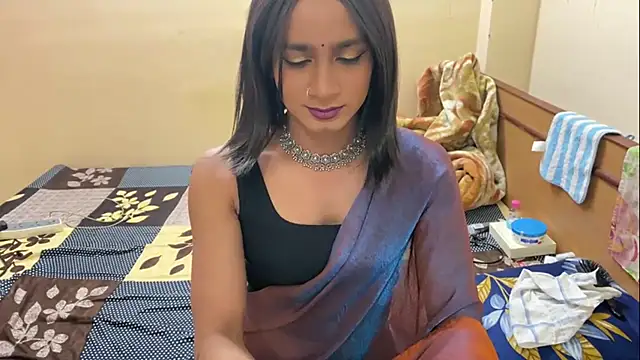 Snapshot of LuvLayla chatting on 02.08.26 LuvLayla online show from 02.08.26