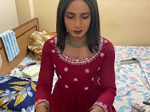 Snapshot of LuvLayla chatting on 02.20.26 LuvLayla online show from 02.20.26