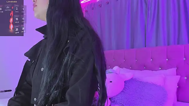 Nayla-Mouna online show from 04.13.26