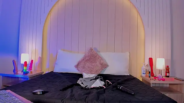 ALICESANDOVAL online show from 01.10.26