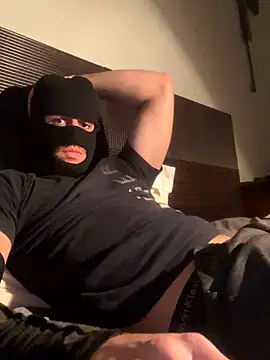 Snapshot of SinisterMads chatting on 09.12.25 SinisterMads online show from 09.12.25