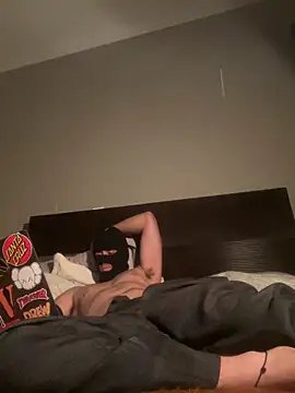 Snapshot of SinisterMads chatting on 11.17.25 SinisterMads online show from 11.17.25