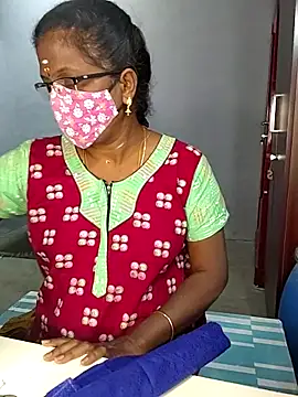 Snapshot of umashreetamil chatting on 03.14.26 umashreetamil online show from 03.14.26