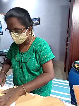 Snapshot of umashreetamil chatting on 04.08.26 umashreetamil online show from 04.08.26