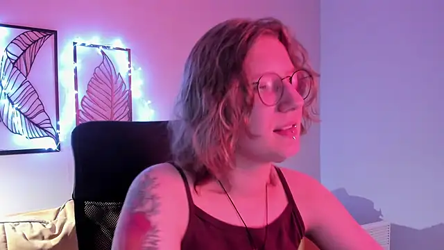 Hailey Foxy online show from 11.18.25