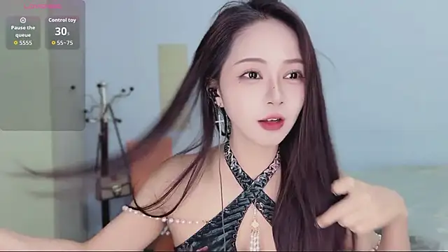 Sue101010 online show from 11.17.25