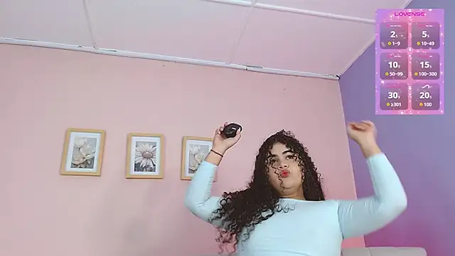 lourdes moon22 online show from 09.28.25