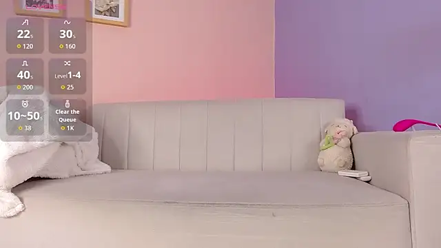 lourdes moon22 online show from 10.21.25