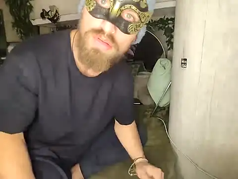 JuliCarl online show from 10.05.25