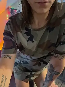 Snapshot of d3luluxx chatting on 11.16.25 d3luluxx online show from 11.16.25