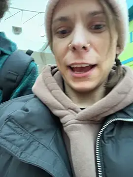 Snapshot of d3luluxx chatting on 12.16.25 d3luluxx online show from 12.16.25