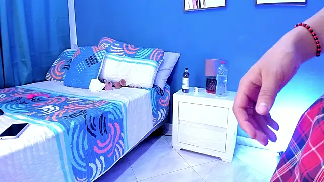 Snapshot of Grettel_w chatting on 10.07.25 Grettel w online show from 10.07.25