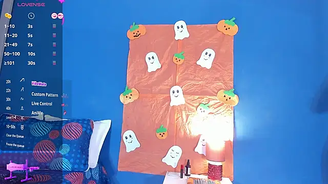 Snapshot of Grettel_w chatting on 10.28.25 Grettel w online show from 10.28.25