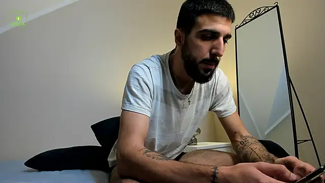 Zeyn Edwards online show from 10.02.25