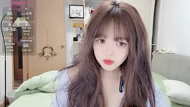 Snapshot of DDDDDoremi chatting on 10.04.25 DDDDDoremi online show from 10.04.25