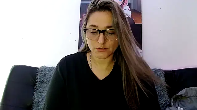 Snapshot of LAHILA_COOPERR chatting on 11.05.25 LAHILA COOPERR online show from 11.05.25