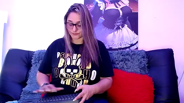 Snapshot of LAHILA_COOPERR chatting on 12.03.25 LAHILA COOPERR online show from 12.03.25