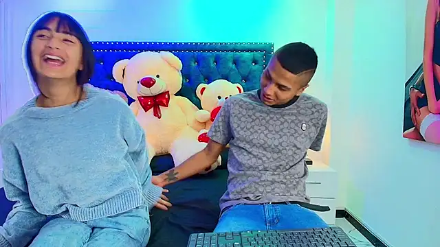 Damian and roxanne online show from 10.15.25