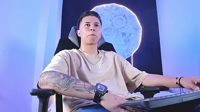 liaamsmiith  online show from 11.11.25