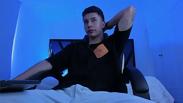 Snapshot of liaamsmiith_ chatting on 02.03.26 liaamsmiith online show from 02.03.26