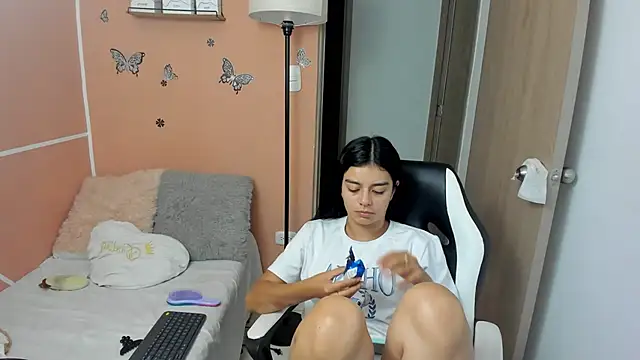 Snapshot of valerihouse chatting on 12.02.24 valerihouse online show from 12.02.24