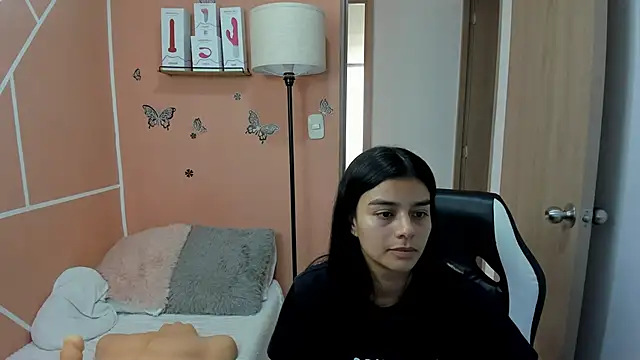 Snapshot of valerihouse chatting on 12.24.24 valerihouse online show from 12.24.24