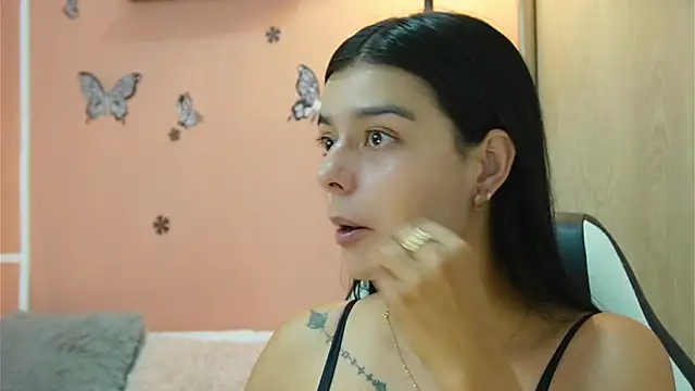 Snapshot of valerihouse chatting on 02.24.25 valerihouse online show from 02.24.25