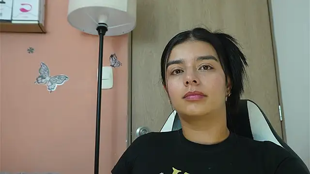 Snapshot of valerihouse chatting on 03.20.25 valerihouse online show from 03.20.25