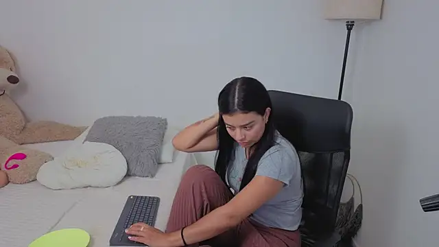 Snapshot of valerihouse chatting on 09.09.25 valerihouse online show from 09.09.25