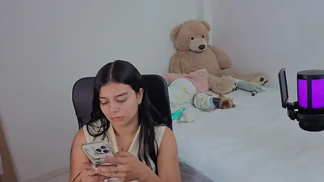 Snapshot of valerihouse chatting on 11.27.25 valerihouse online show from 11.27.25