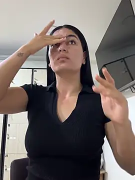 Snapshot of Scarlett_12 chatting on 09.25.25 Scarlett 12 online show from 09.25.25